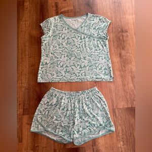 Garnet Hill Womens Pajamas Set Shorts Medium Organic Cotton Green Floral Print #